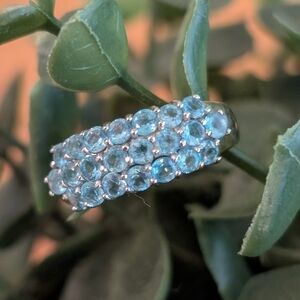 Elegant 14k White Gild and Blue Topaz Ring